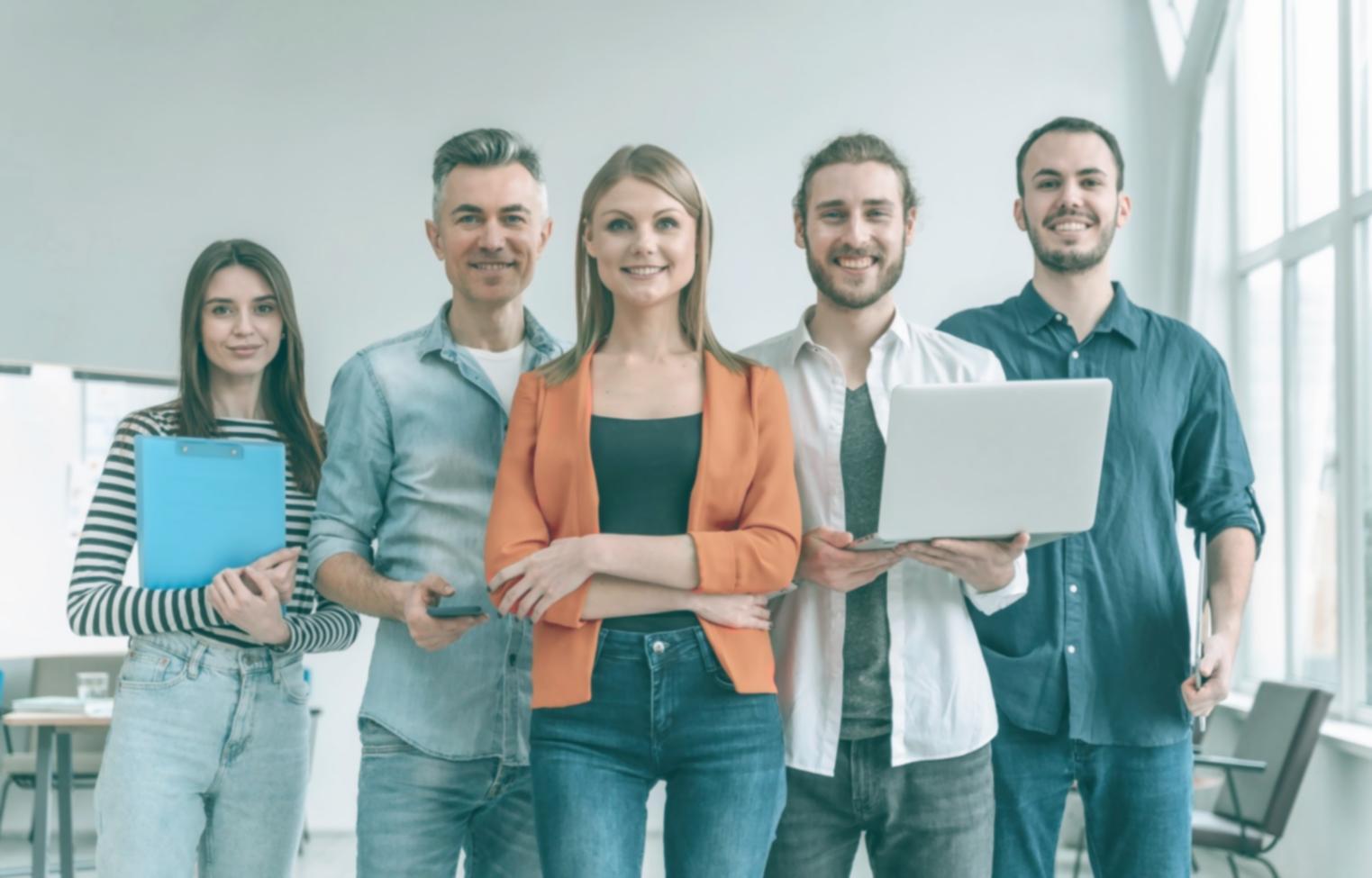 Bureau d'analyse financière moderne à Toulon